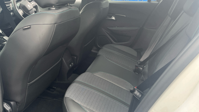 Peugeot 208 1.2 PureTech 100 Allure 5dr EAT8 Petrol Hatchback